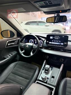 ميتسوبيشي اوتلاندر